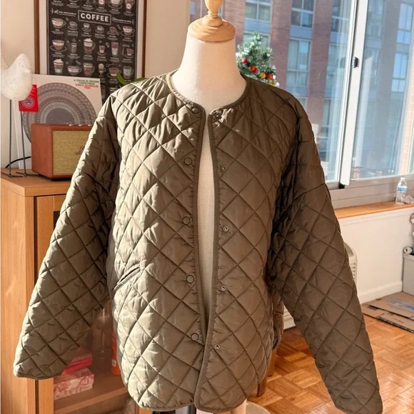 Toteme Khaki Quilted Puffer Jacket - Picture 1 of 4